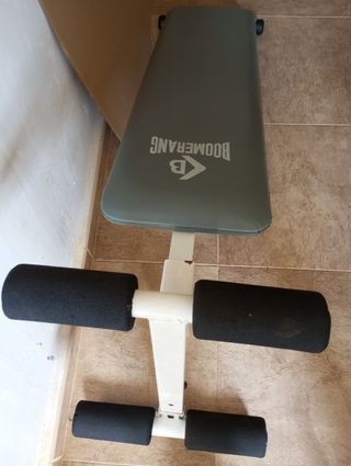 Banco de abdominales Boomerang