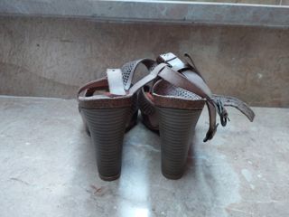 Sandalias Heelys Tacón Beige/Dorado