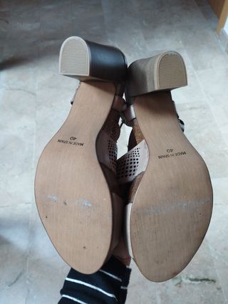Sandalias Heelys Tacón Beige/Dorado