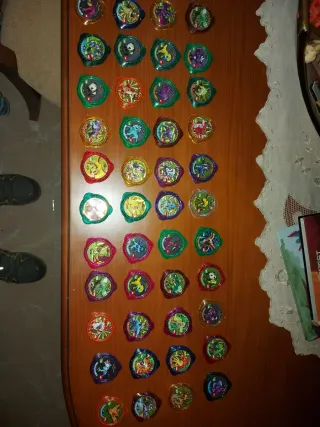 Tazos Invizimals