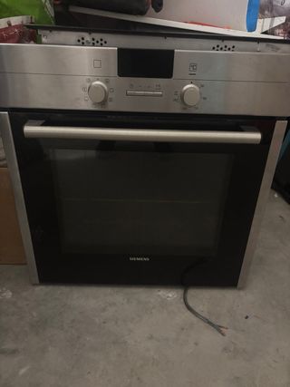 Vitrocerámica Bosch y Horno Siemens. 
