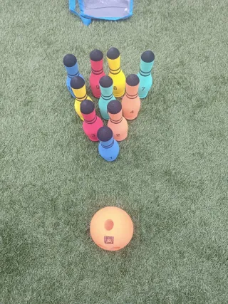 Juego de bolos infantil