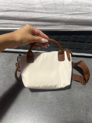 Bolso pequeño beige y marrón