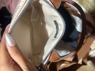 Bolso pequeño beige y marrón