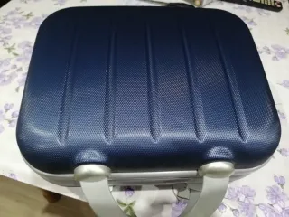 Neceser de viaje rígido azul