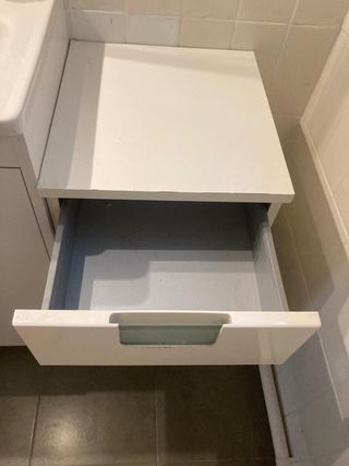 Cassettiera bianca con 3 cassetti