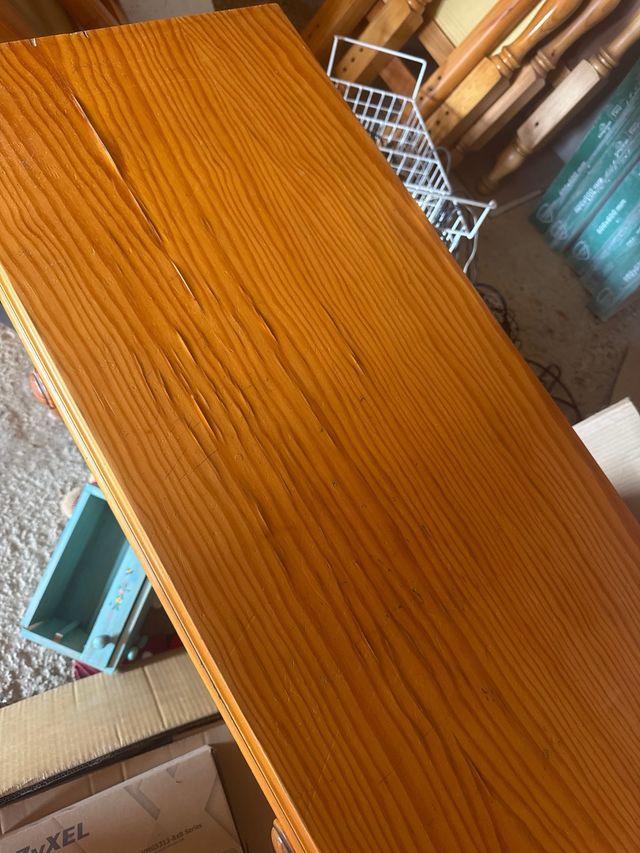 Escritorio de madera maciza