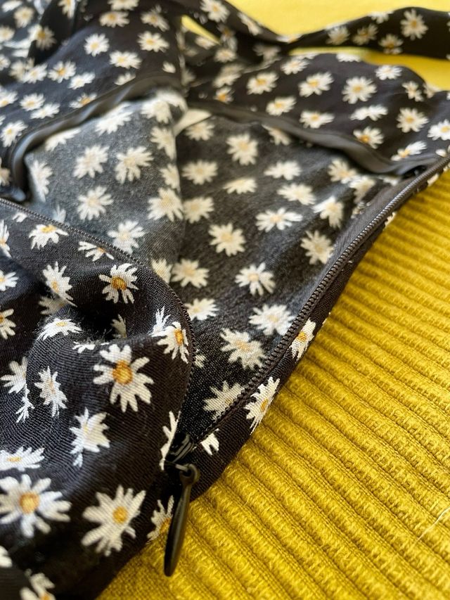 Minifalda Zara flores T. XS