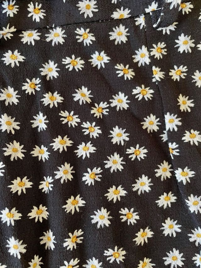 Minifalda Zara flores T. XS