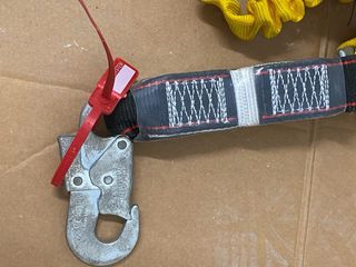Arnés de seguridad con eslinga