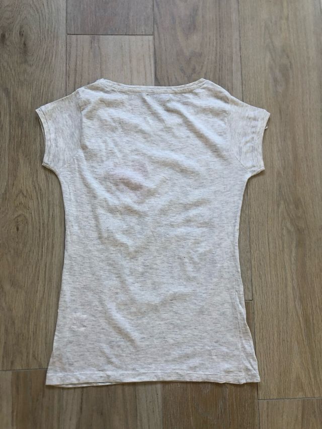 Camiseta Inside gris corazón lentejuelas talla M