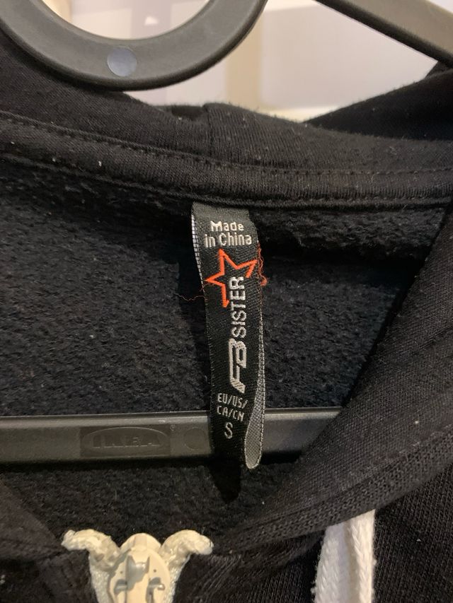 Sudadera con cremallera negra