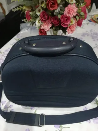 Neceser de viaje rígido negro