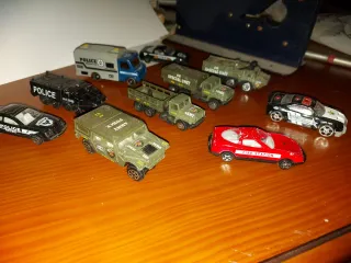 Lote de coches de juguete
