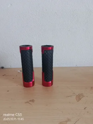 Puños Vespa Piaggio Rojos y Negros