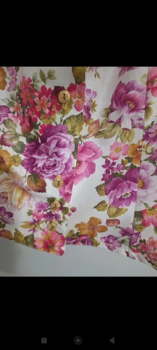 Blusa corta estampada flores