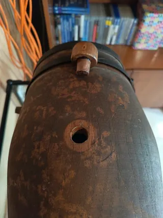 Barrica de vino antigua de madera