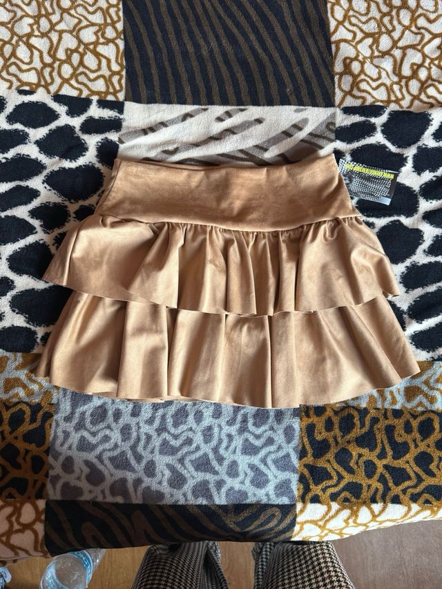 Falda volantes ante beige/dorado