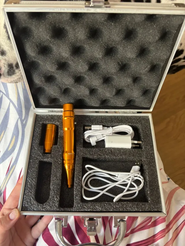 Máquina Micropigmentación Oro con Accesorios