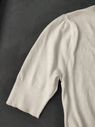 Chaquetita de punto blanca de Massimo Dutti