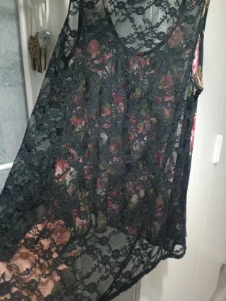 Camiseta Panacher floral encaje negra