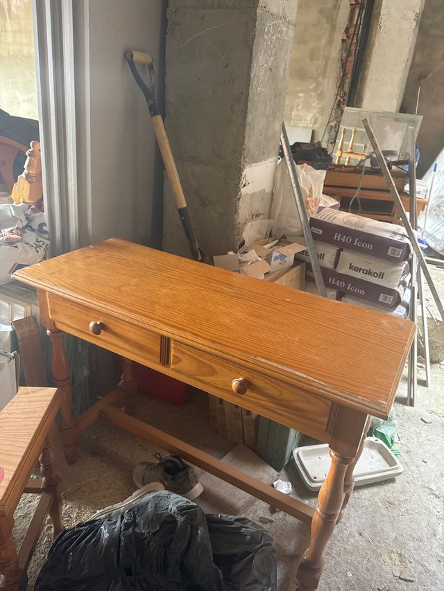 Escritorio madera maciza con cajones