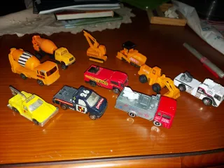 Lote de 10 coches de juguete