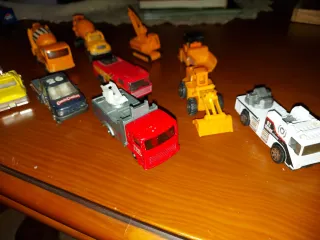 Lote de 10 coches de juguete