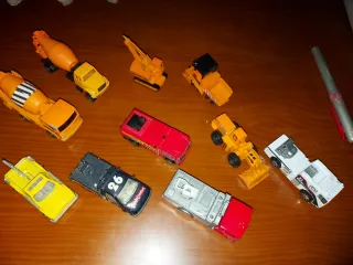 Lote de 10 coches de juguete