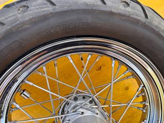 Rueda de radios trasera 16” Harley Davidson