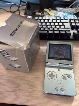 Game Boy Advance SP Plateada +Pokémon Glazed+Caja