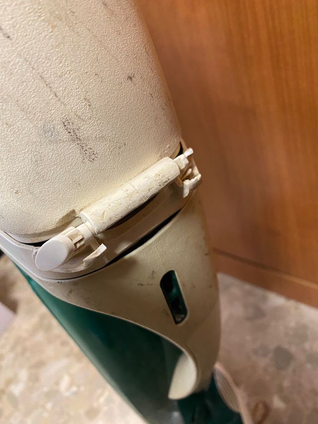 Aspirador Kobold Vorwerk con accesorios