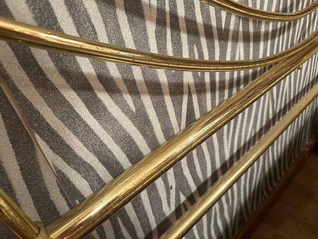 Cabezal dorado de latón