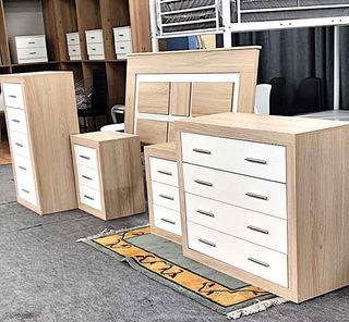 NUEVOS DORMITORIOS KIARA!! CABECERO +2 MESITAS!!