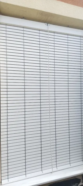 Persiana de aluminio blanca