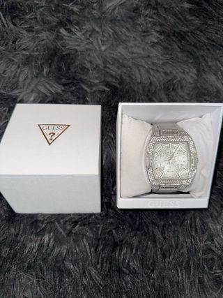 Reloj Guess Phoenix con Diamantes