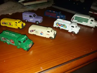 Lote de 7 camiones de juguete vintage