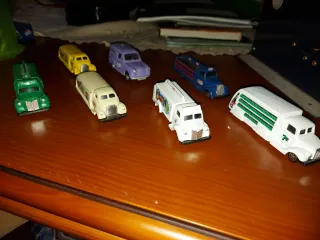 Lote de 7 camiones de juguete vintage