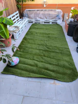 3 Césped artificial , se vende por separado