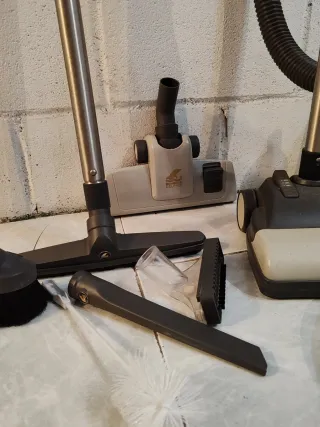 Aspirador Delphin: Limpieza y Aire Puro