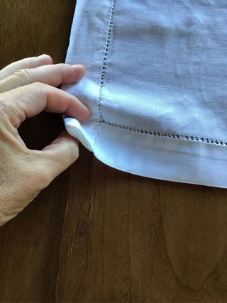 Tenda antica in cotone bianco