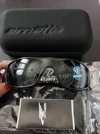 Gafas de sol Arnette negras polarizadas