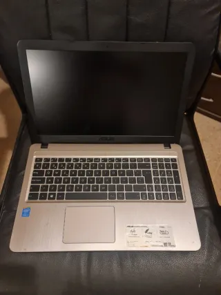 Ordenador portátil Asus para piezas o reparar 