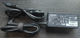 Toshiba Satellite LB-50-B-18E Rojo