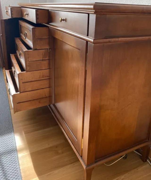 Aparador de madera maciza