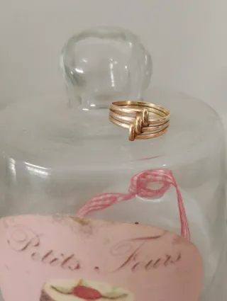 Anillo bañado en oro 18K nudo