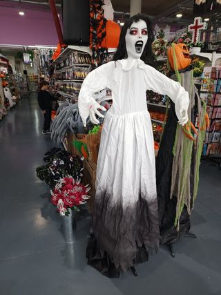 Muñeca Halloween Voladora Animatrónica