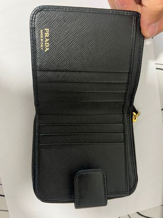 Portafoglio Prada in pelle Saffiano nero