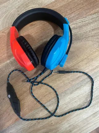 Nintendo Switch + 2 juegos y accesorios