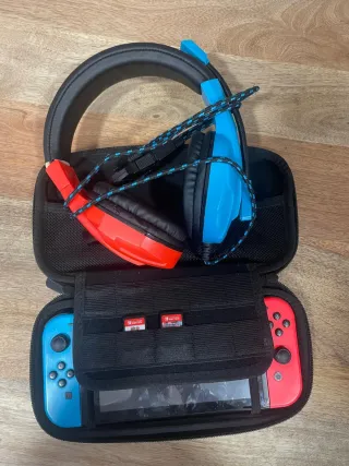 Nintendo Switch + 2 juegos y accesorios